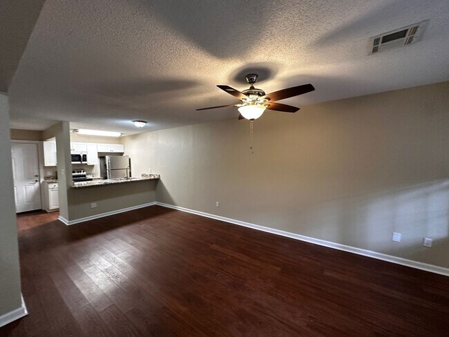 Foto del edificio - 797 Timber Way Court