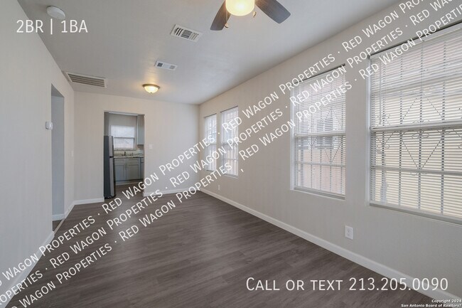 Foto del edificio - 325 S Hackberry St