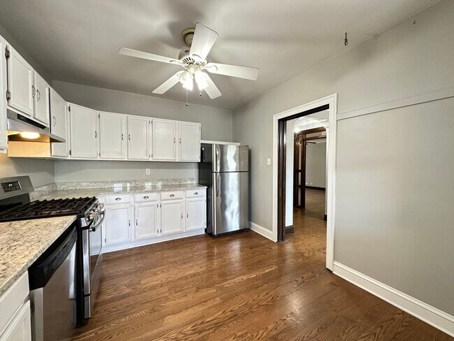 Foto del edificio - 4519 N Wolcott Ave
