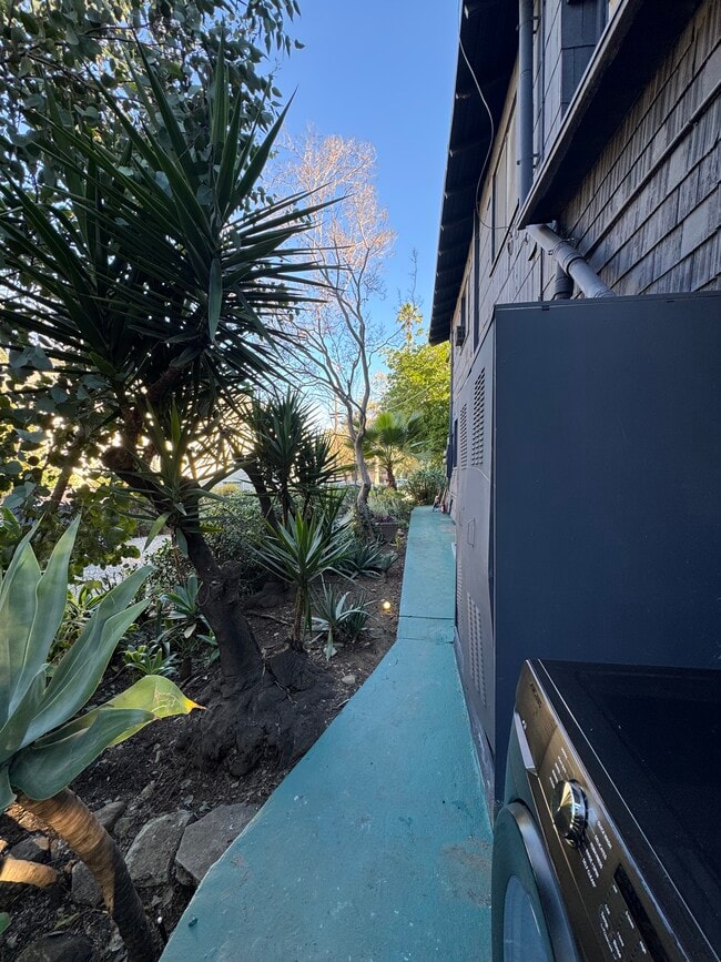 Foto del edificio - 5924 Hayes Ave