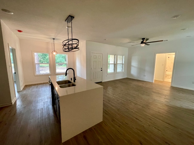 Building Photo - 17562 Highland Cir