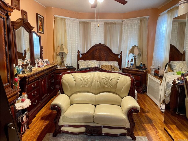 Foto del edificio - 88-24 88th St