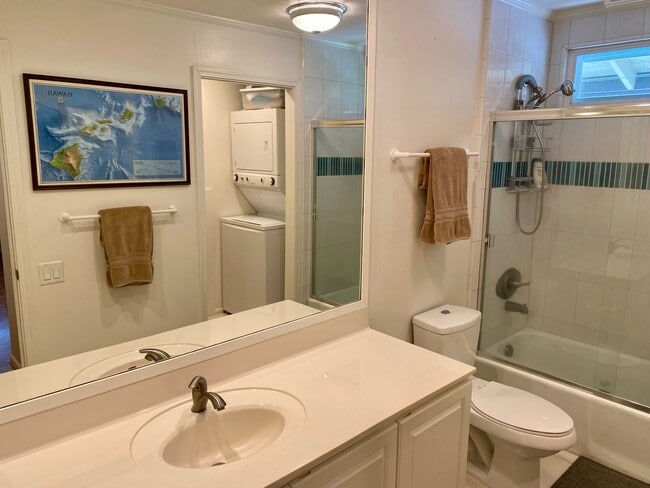 Building Photo - 211 Kawaihae St