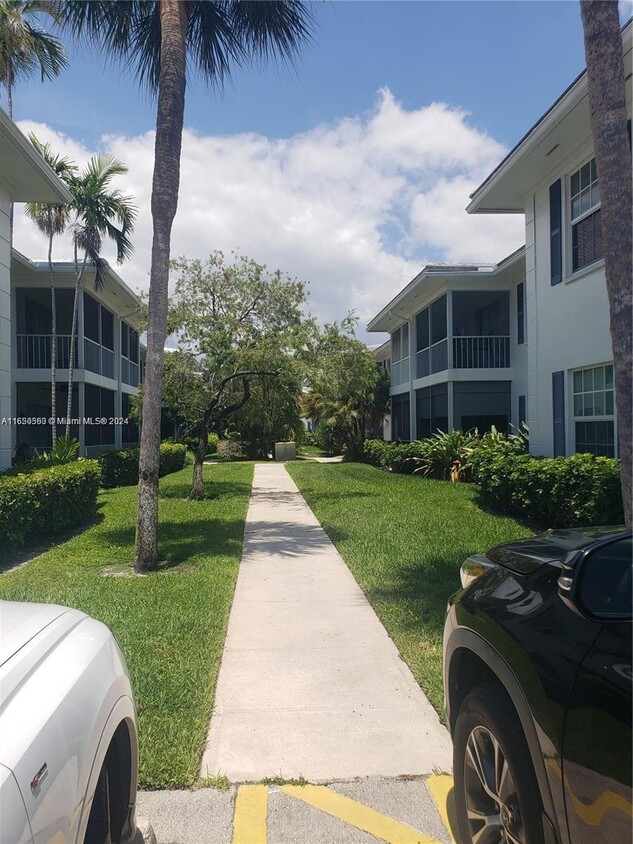 Photo - 2220 Northeast 68th Street Apt #2220-B, Fort Lauderdale, FL 33308 - 1 BR 1 BA Condo