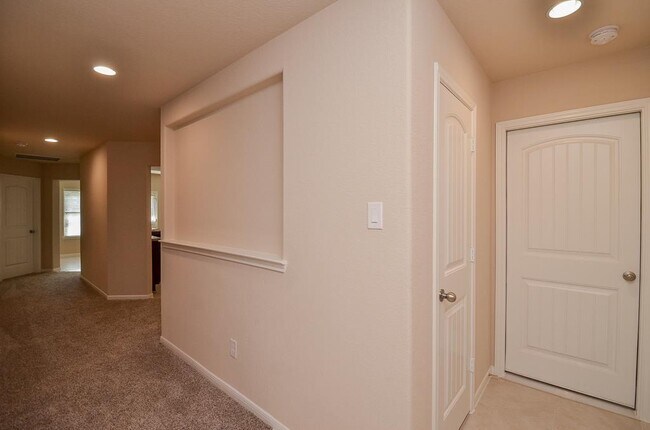Foto del edificio - 29211 Vernon Forest Ct