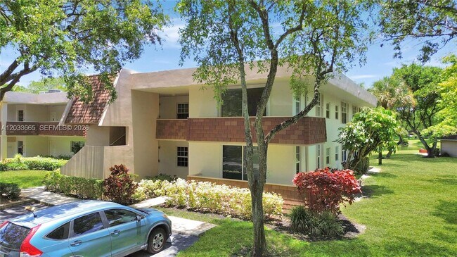 Foto del edificio - 3641 Oaks Clubhouse Dr