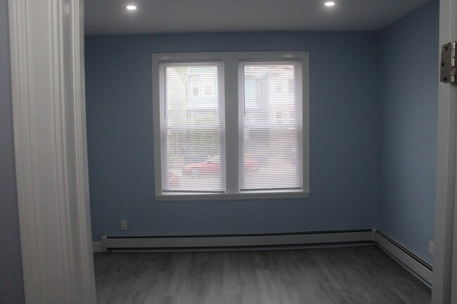 Building Photo - 74 Winfield Ave