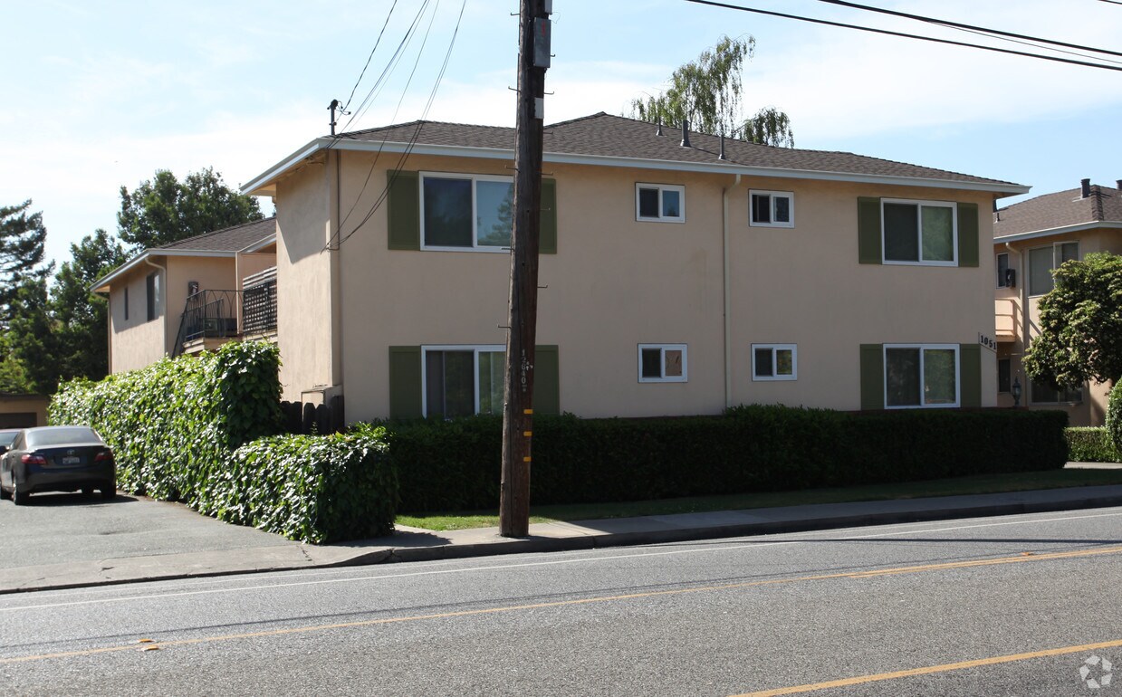 Building Photo - 1051 Santa Cruz Ave