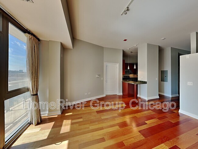 Foto del edificio - 230 W Division St