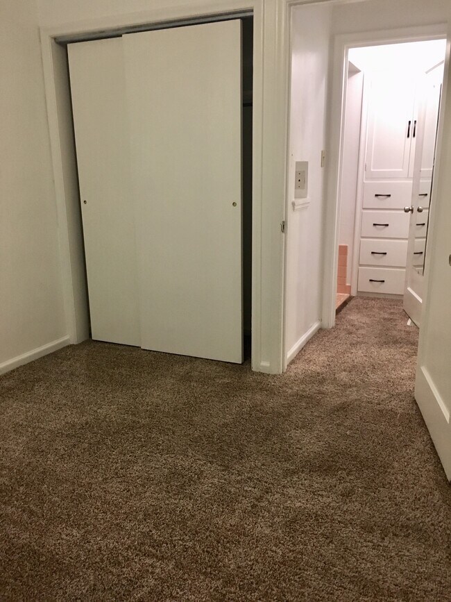 Foto del edificio - 448 500 E