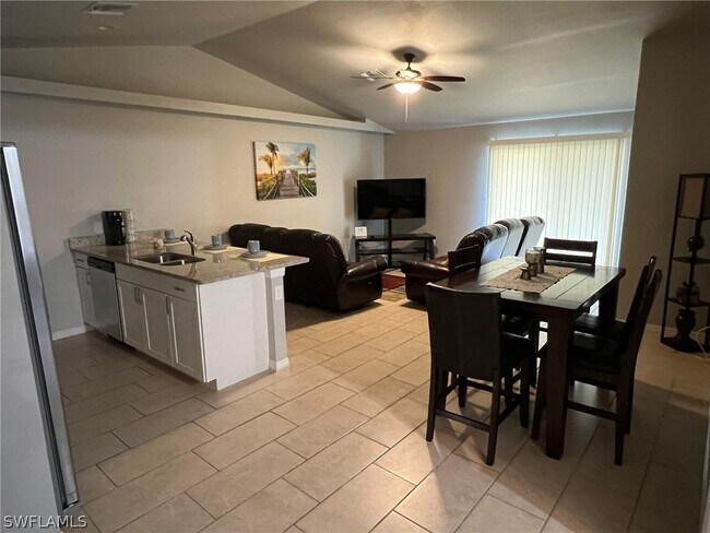Foto del edificio - 3416 SW 17th Ave