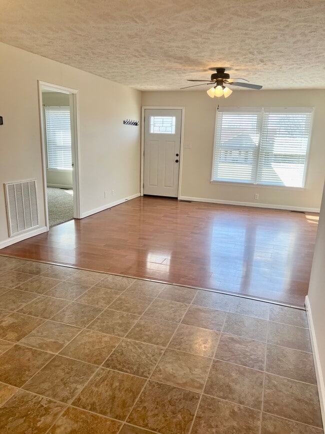 Building Photo - AVAILABLE NOW! 3 Bedroom, 2 Bath Home off Needmore Road