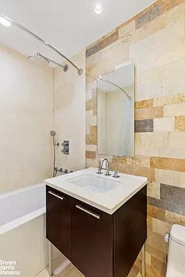 Foto del edificio - 130 W 20th St