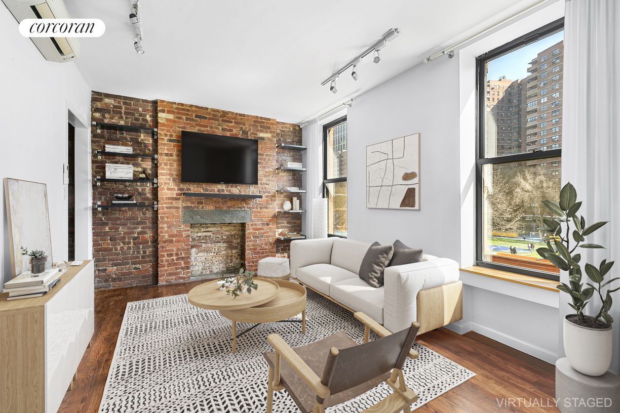 Primary Photo - 27 Essex St