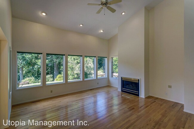 Building Photo - 3 br, 2.5 bath House - 9 WHISPERING CEDARS