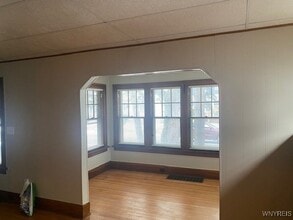 Building Photo - 27 Henley Rd