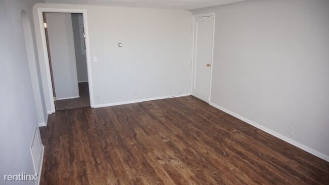 Building Photo - 2 br, 1 bath Apartment - 1010 W Stanford Dr