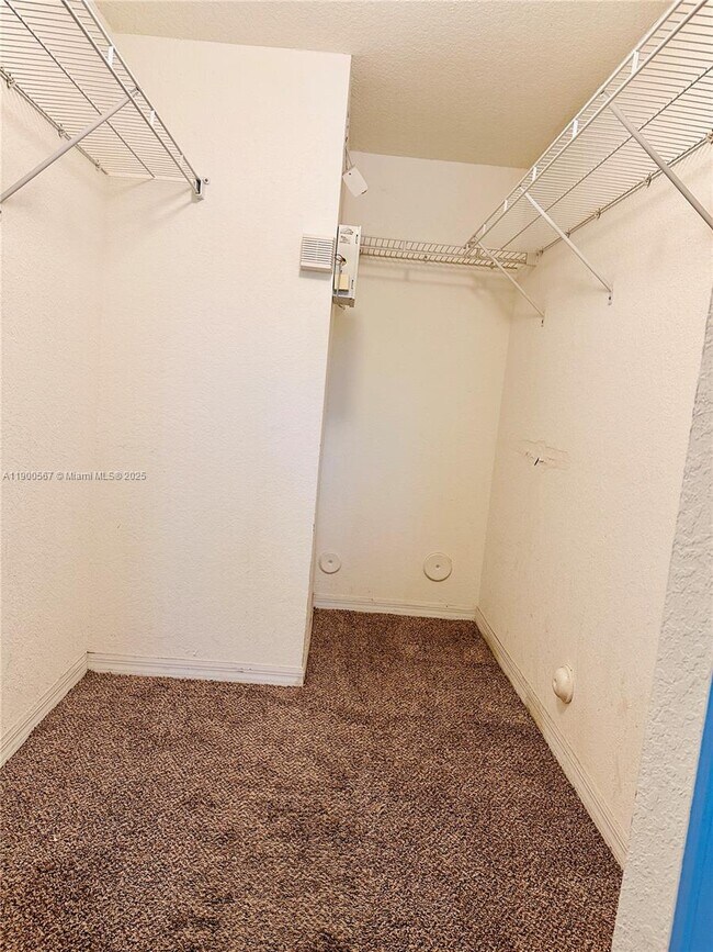 Foto del edificio - 1250 SE 29th St