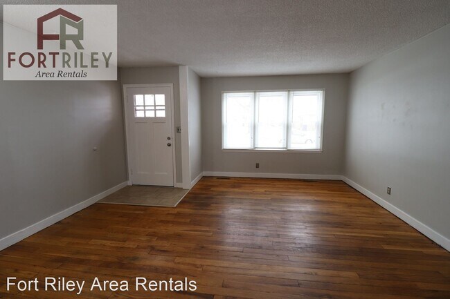 Foto del edificio - 2 br, 1 bath House - 530 W Elm St