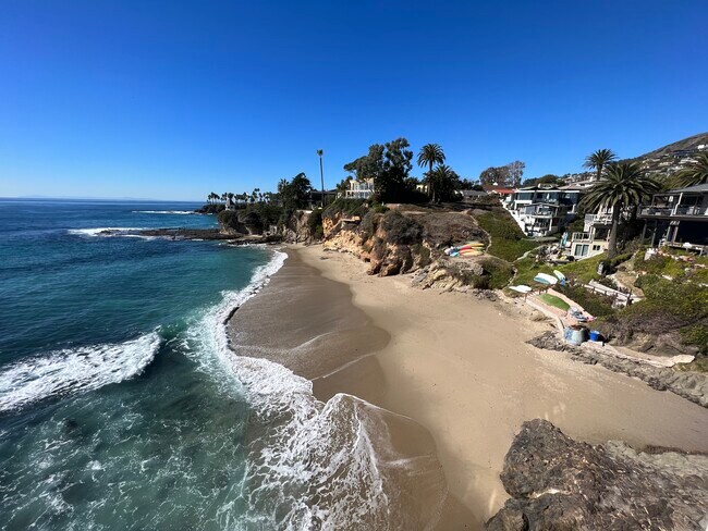 Foto del edificio - 631 Cliff Dr