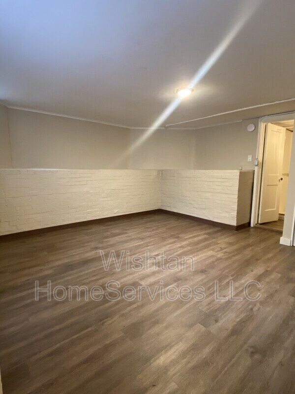 Foto del edificio - 236 W Washington St