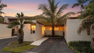 Building Photo - 7665 SW 106th Ave