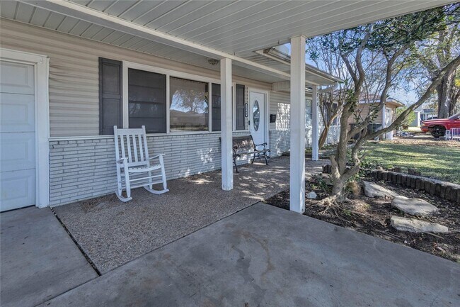 Foto del edificio - 2848 Azalea Ave