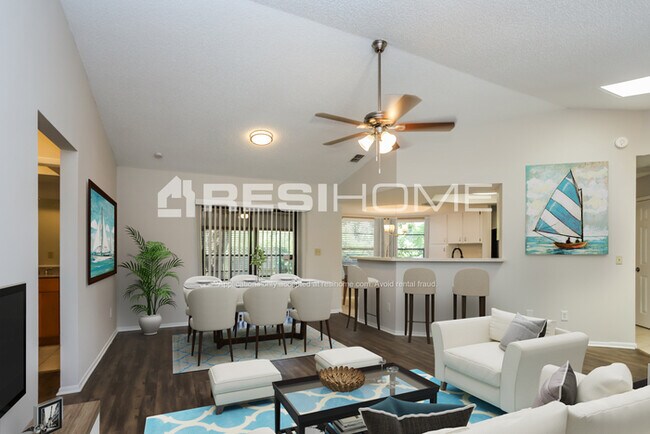 Building Photo - 12811 Pecan Tree Dr