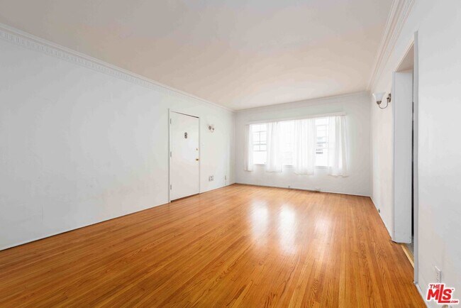 Foto del edificio - 413 1/2 N Gardner St