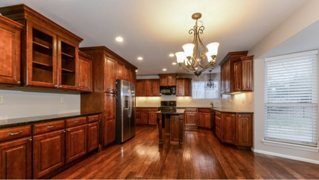 Building Photo - 805 Arlington Glen Dr