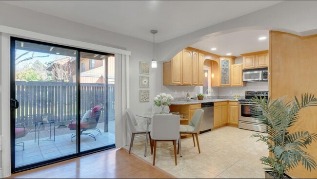 Foto del edificio - 38623 Cherry Ln