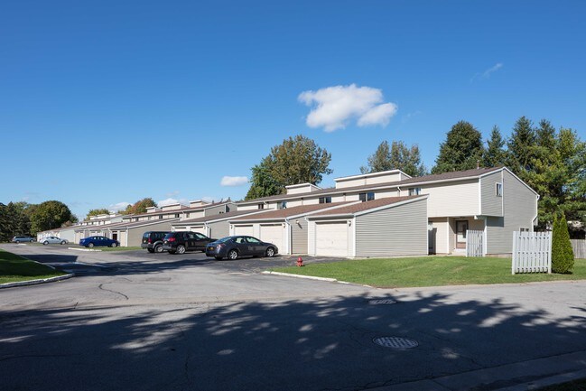 Foto del edificio - Springlake Apartments & Townhouses