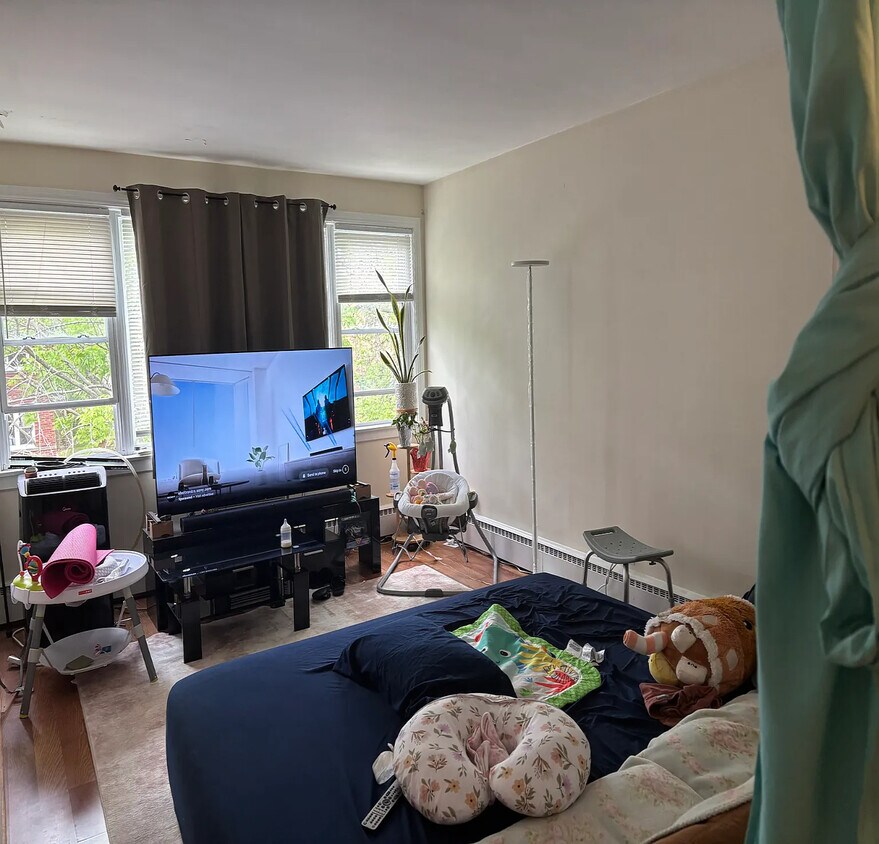 Foto principal - 2636 W Farragut Ave