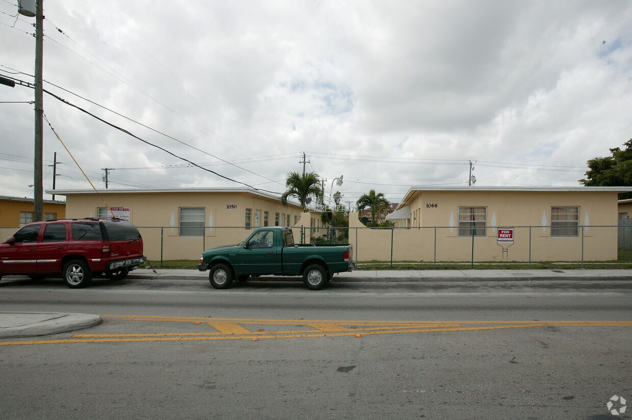 Foto del edificio - 1066 Palm Ave