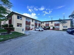 Building Photo - 215 Zamora Ave