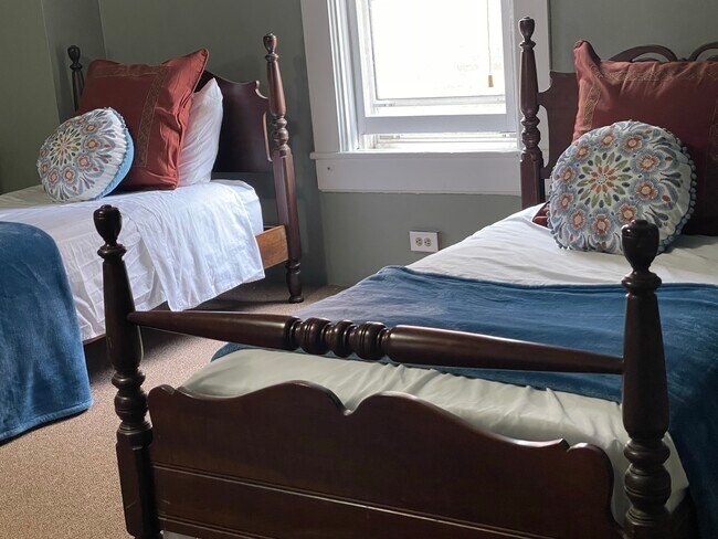 Dormitorio tipo loft - 731 Bluff St