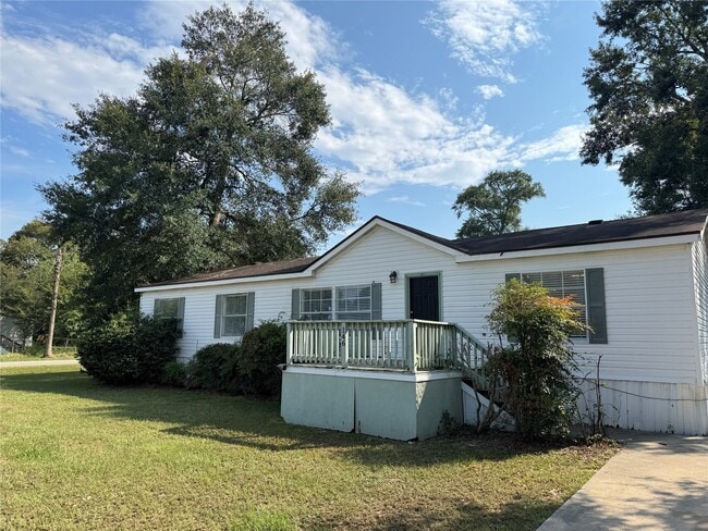 Building Photo - 146 Carmen Blvd