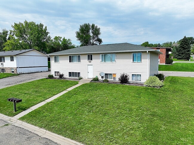 Building Photo - 1300 14th Ave NW