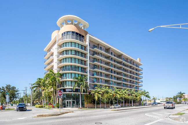 Foto del edificio - Coral Pointe Condo