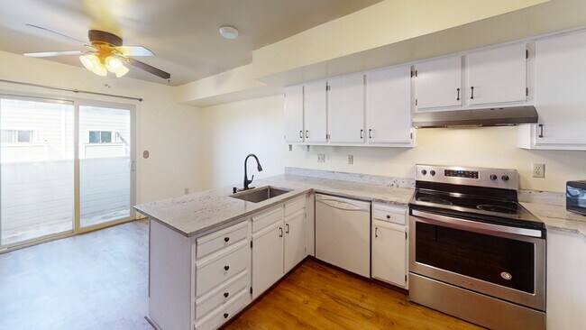 Building Photo - 5340 Solar Ridge Dr