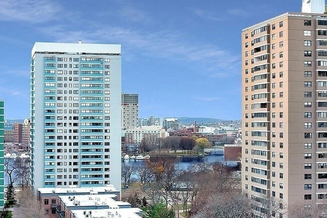 Building Photo - 9 Hawthorne Pl