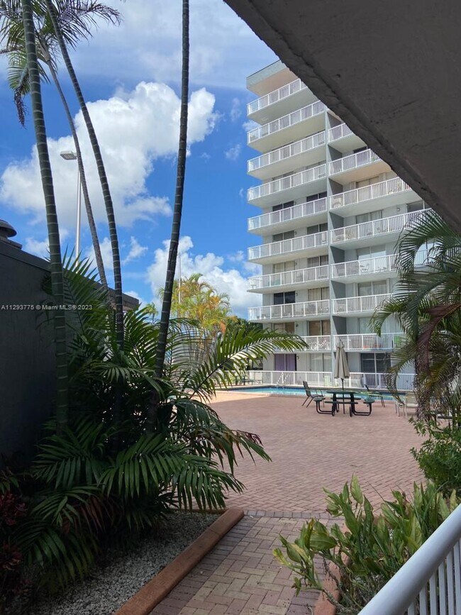 Foto del edificio - 1800 NW 24th Ave