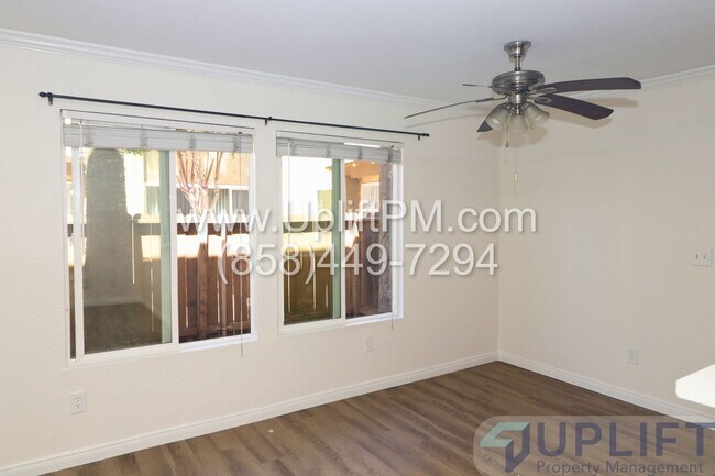 Building Photo - 1 Bed, 1 Bath Condo in Gated Community wit...