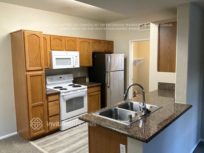 Foto del edificio - 41410 Juniper St