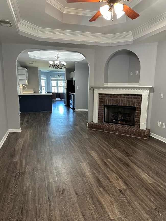 Building Photo - 2489 Ridgemont Dr