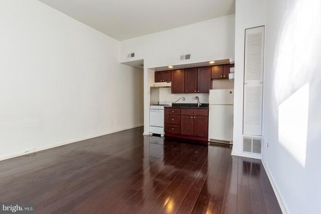 Building Photo - 2137 Spruce St