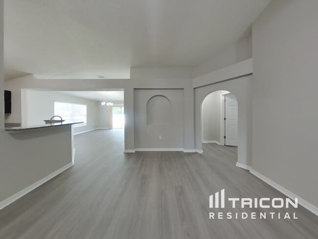 Building Photo - 11353 Nettlebrook St E