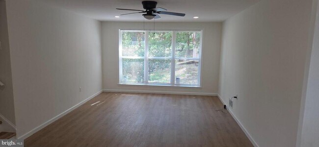 Foto del edificio - 7203 Westchester Dr