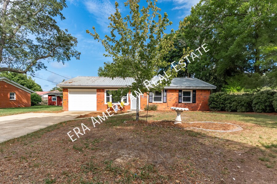 Foto principal - 305 Meggs Dr NE