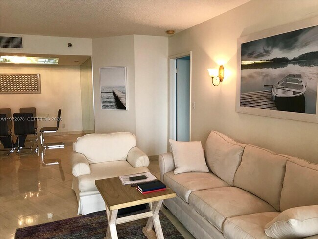 Foto del edificio - 3600 Mystic Pointe Dr